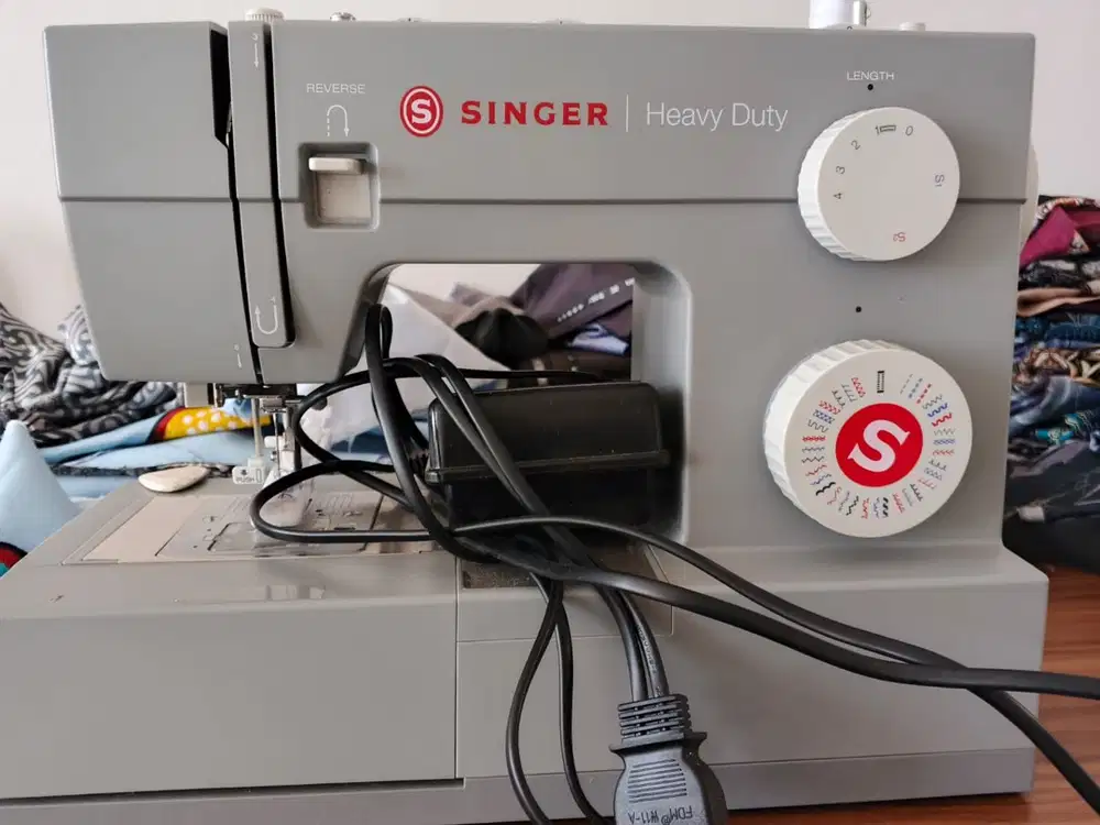 Mesin jahit portable Singer