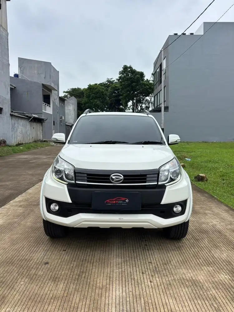 Daihatsu Terios 1.5 R 2015 Automatic ( Putih Metalik )