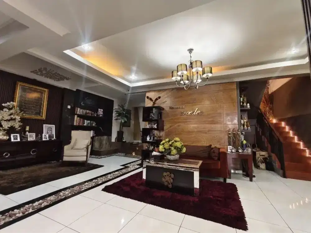 Rumah Lux Turangga depan horison strategis