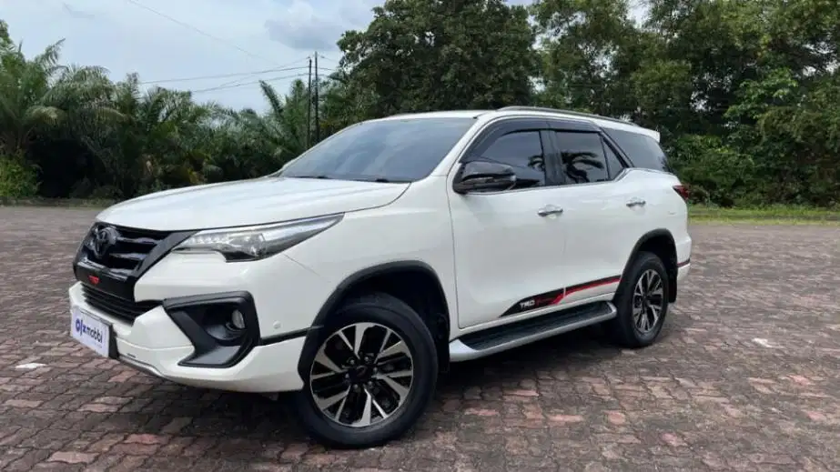 Toyota Fortuner 2.4 4x2 VRZ TRD Solar-AT 2018 KTLH