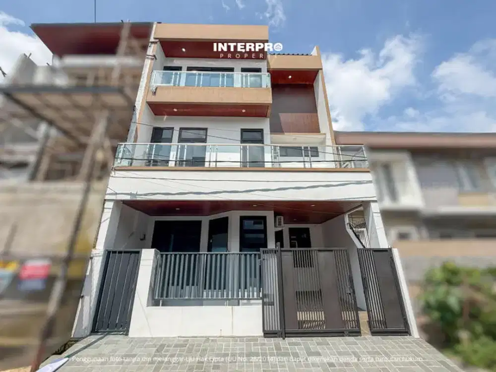 Rumah Baru Renovasi 3 Lantai Dijual Puri Indah Hadap Barat - Luas 120m2