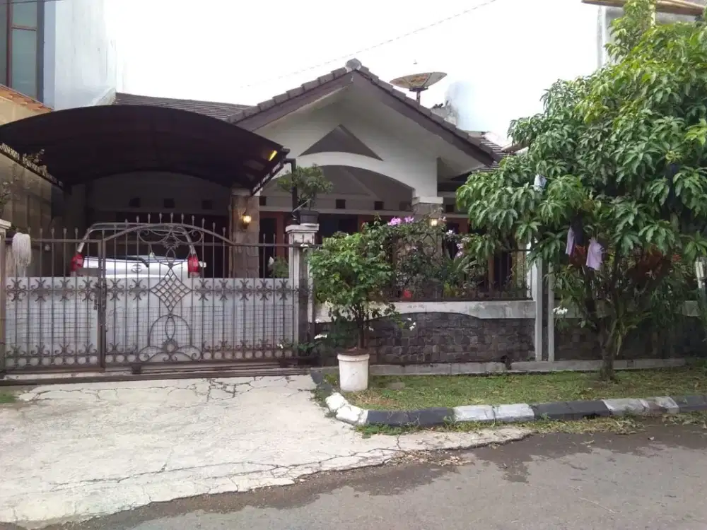 Rumah siap huni di Batununggal indah Estate