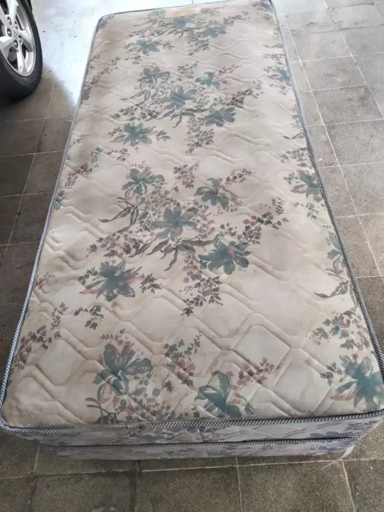 Tempat tidur springbed