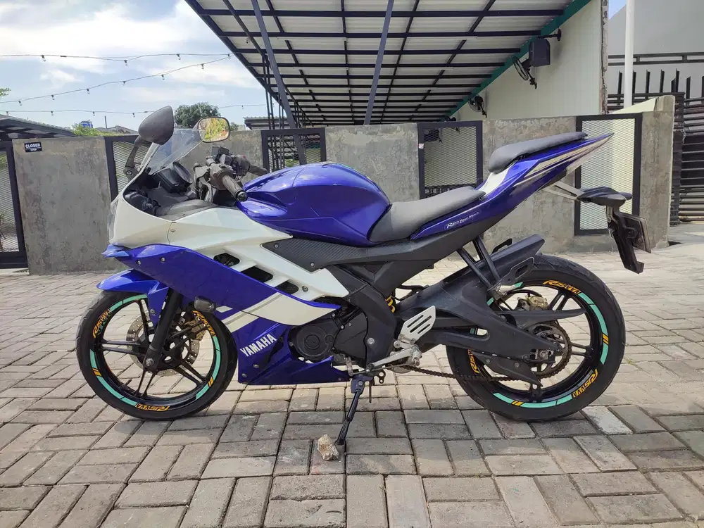YAMAHA R15 V2 TAHUN 2015 MURMER