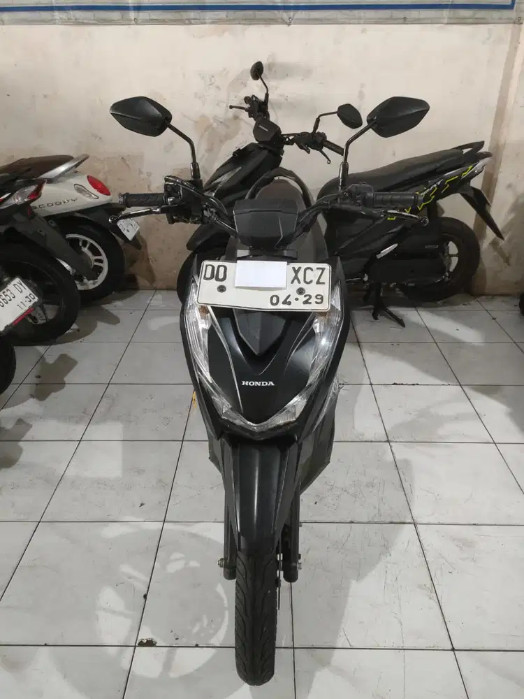 Honda Beat Street 2024 hitam
