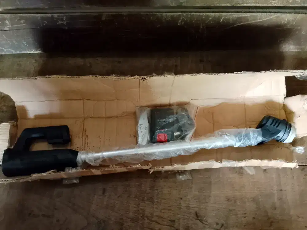 mesin potong rumput batre