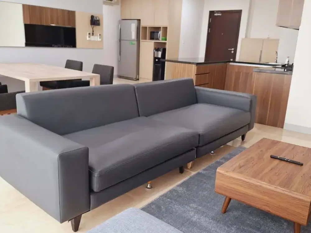 Nicely Furnished 3BR Apt with Easy Access Area At L'Avenue Apartment