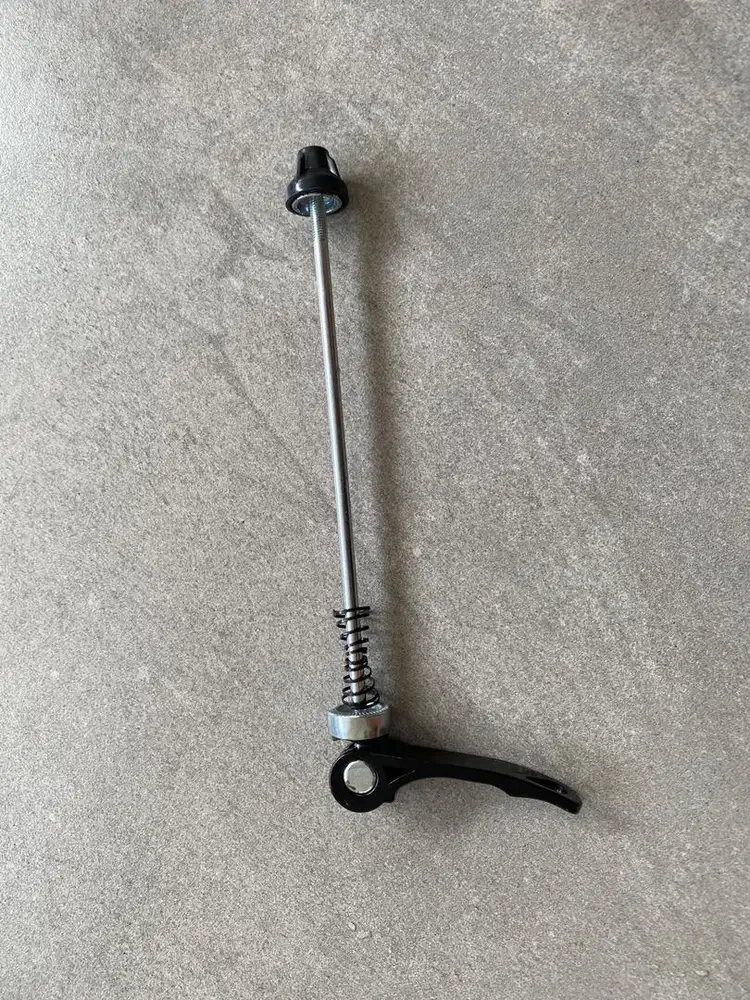 Quick release belakang sepeda merk raze