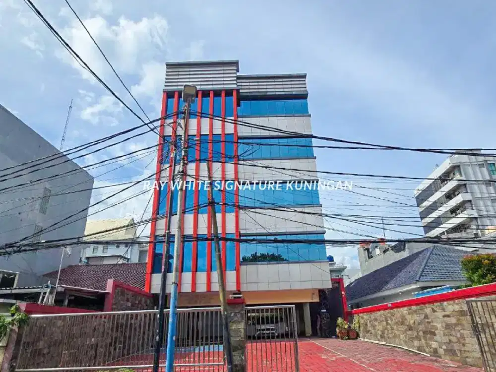 Gedung Komersial di Kawasan Cikini, Menteng