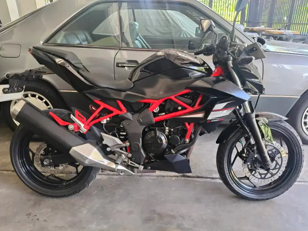 Z250SL pmk 18 seperti baru