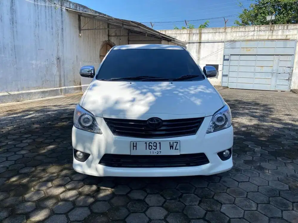 Innova 2.5 G diesel AT 2012