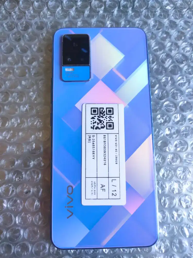 VIVO V21 NFC 8+4/256 MULUS ORISINIL