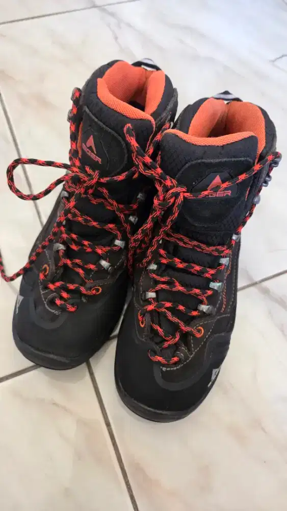 Sepatu Hiking Eiger Second