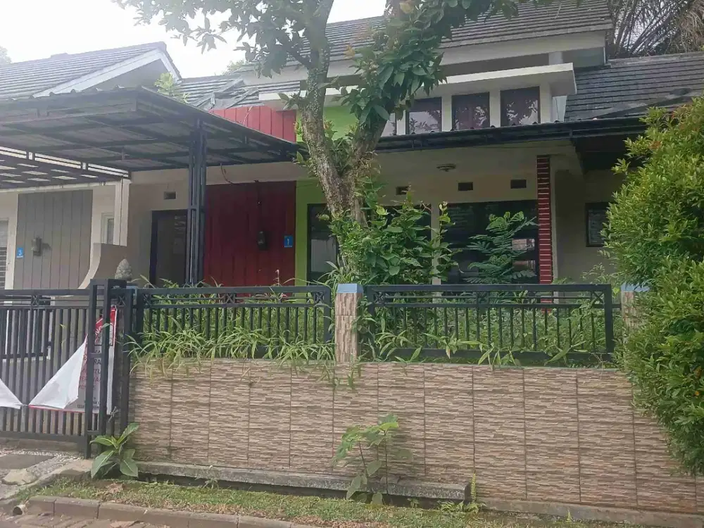Dijual Rumah Asri Posisi Pojok dekat ke Taman di BNR