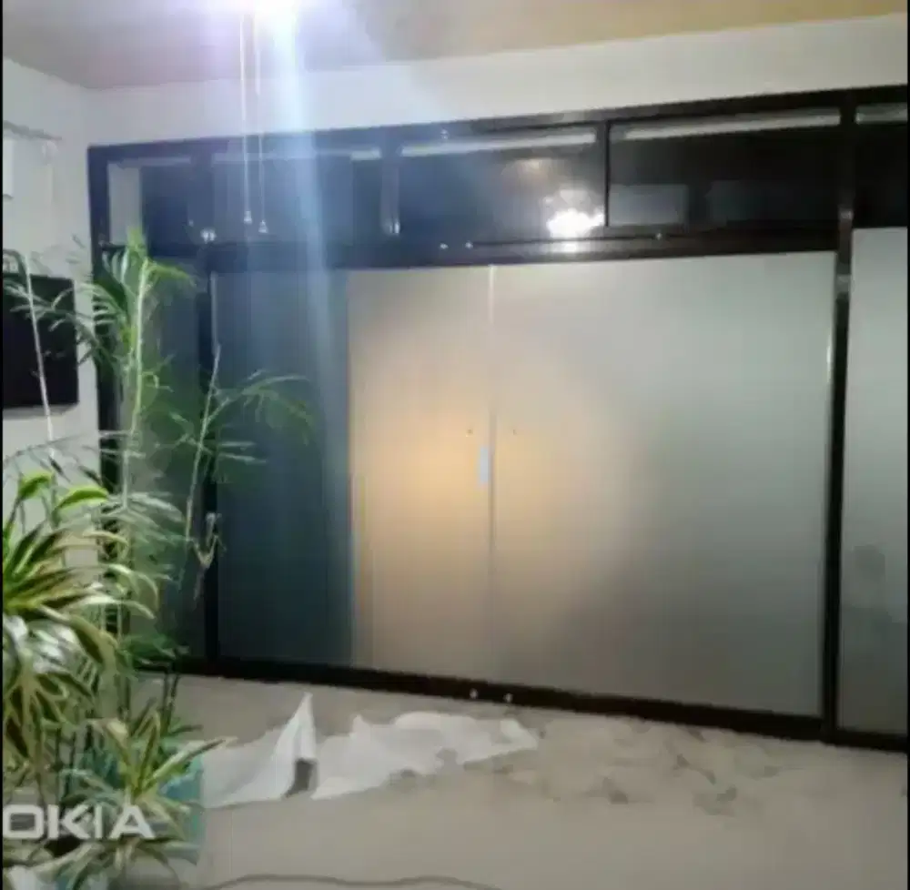 Stiker sanblas kaca film mampu menghalau cahaya UV dan Infrared