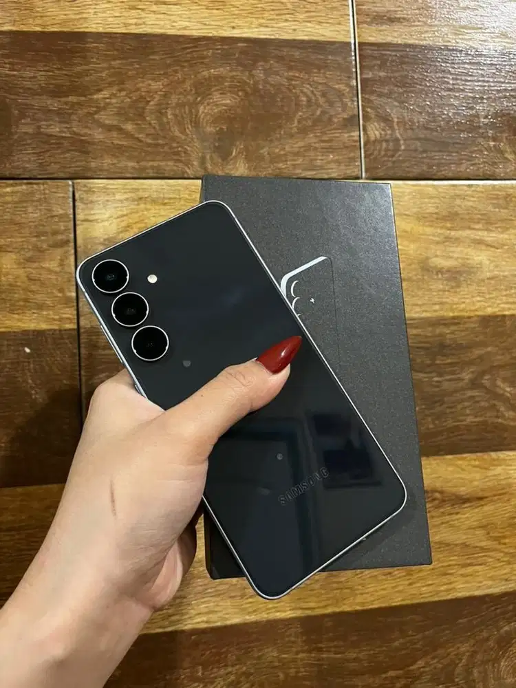 For sale samsung s25 fe 8/512 pemakaian 3 bulan MULUS