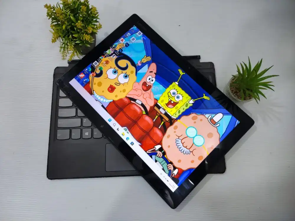 2in1 Lenovo MIIX 520-81CG TOUCHSCREEN