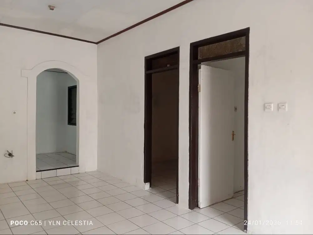 Disewakan Rumah Putih 1 Lantai Di Riung Bandung