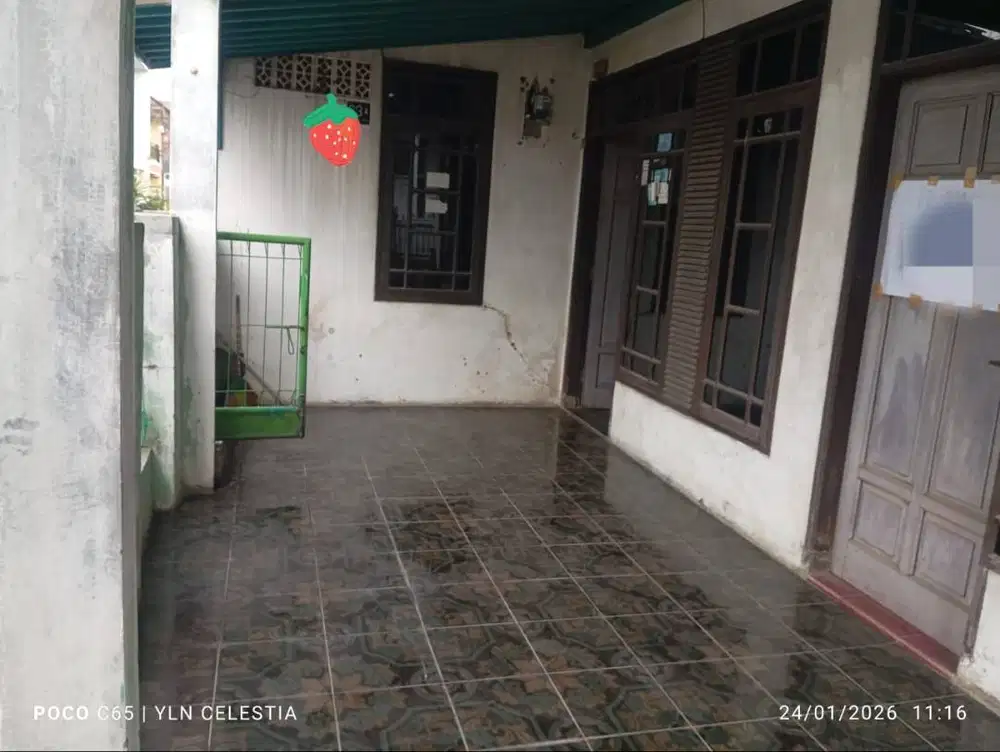 Di Jual Rumah Lama Hoek Di Riung Bandung