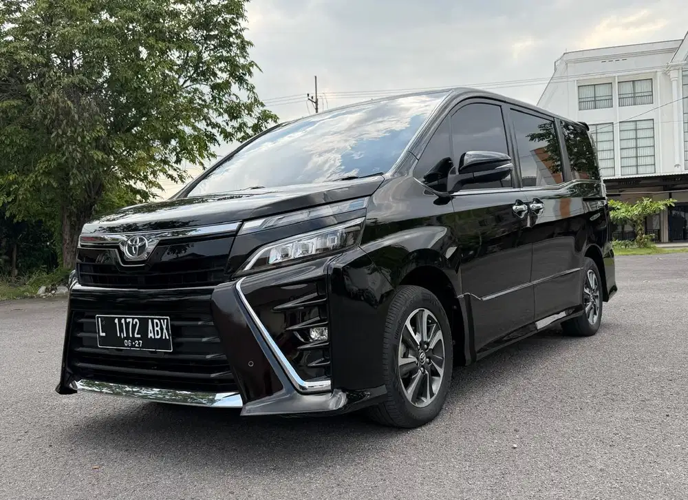 VOXY 2.0 AT 2018 # KM 80 RBAN