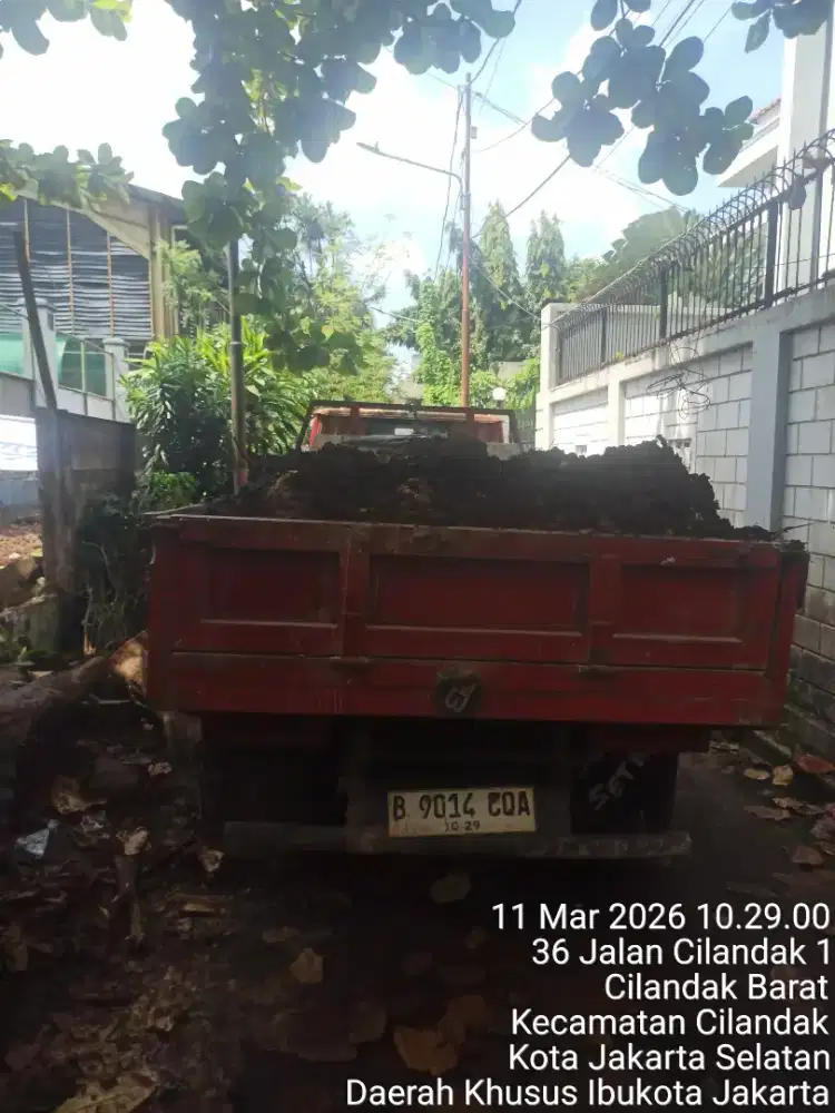 Jasa buang puing dan pengurugan