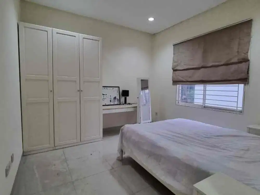 Disewakan rumah puri mansion