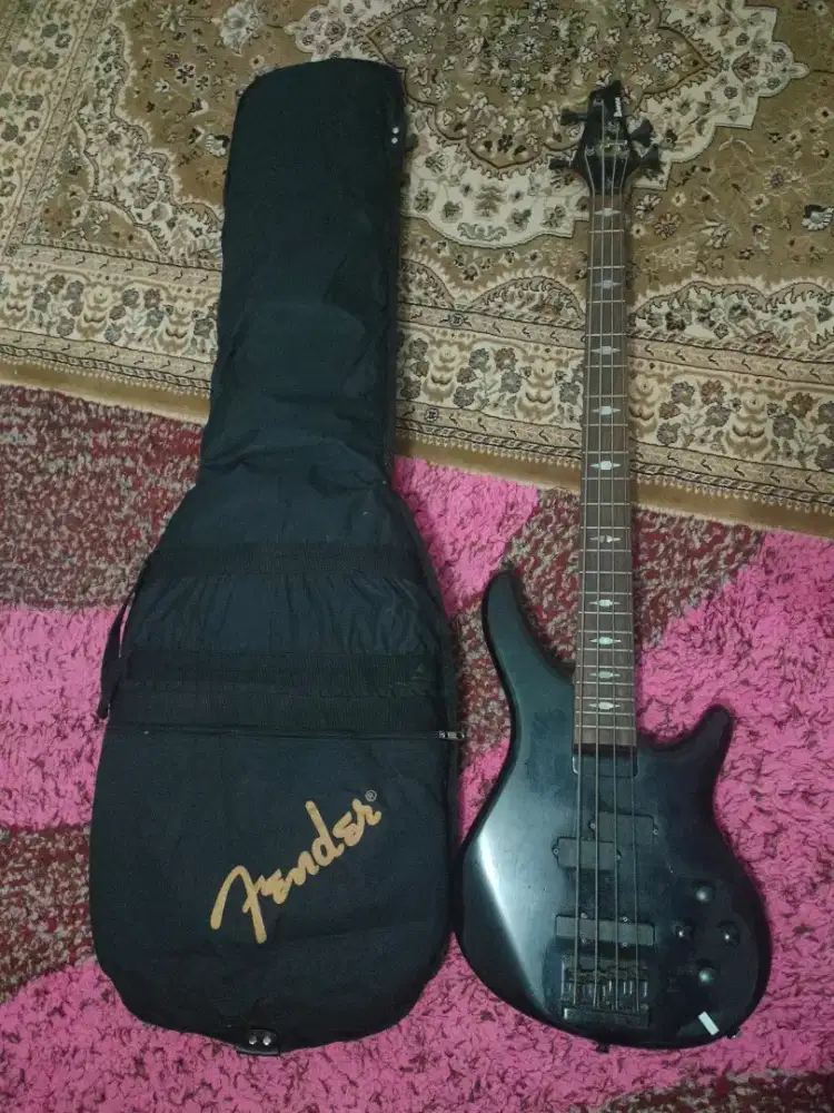 Gitar bass Ibanez