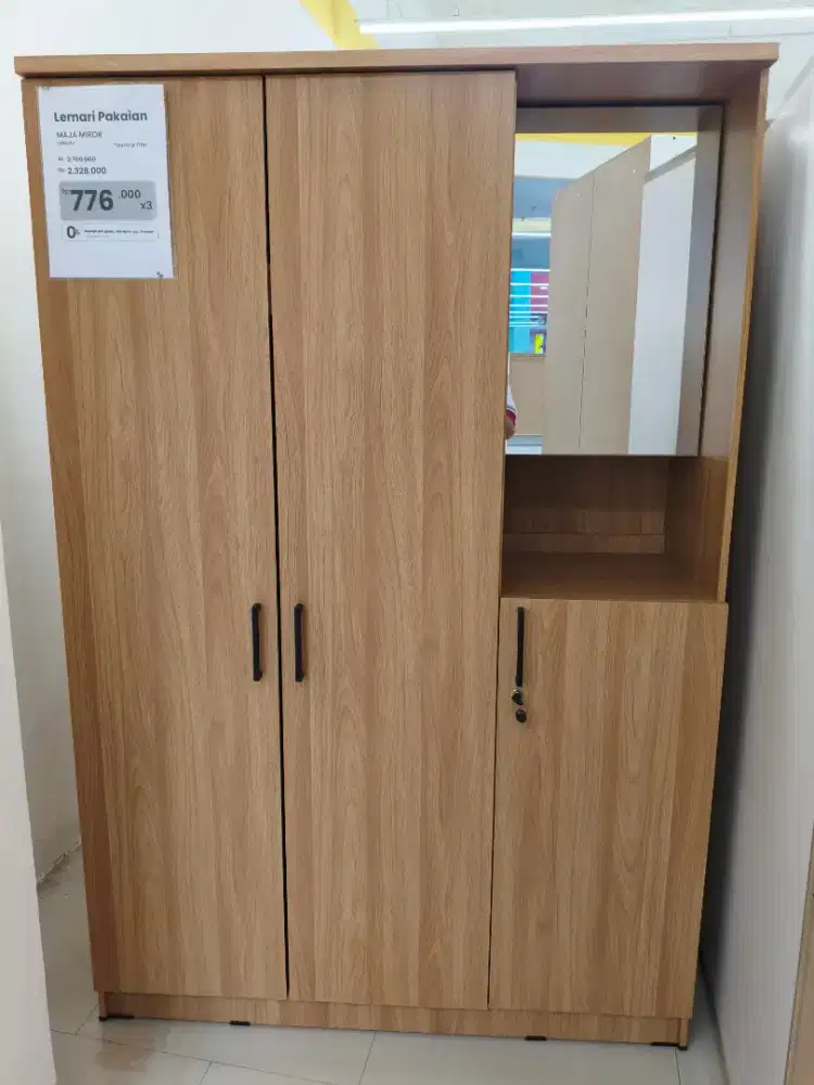 Lemari Pakaian Selma Maja 3 Pintu dengan Cermin | Cokelat Oak
