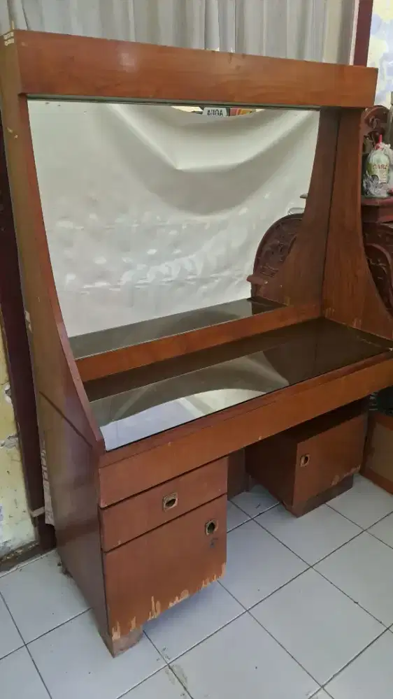 MEJA RIAS KAYU BESAR KACA LEBAR BANYAK LACI HARGA NEGO