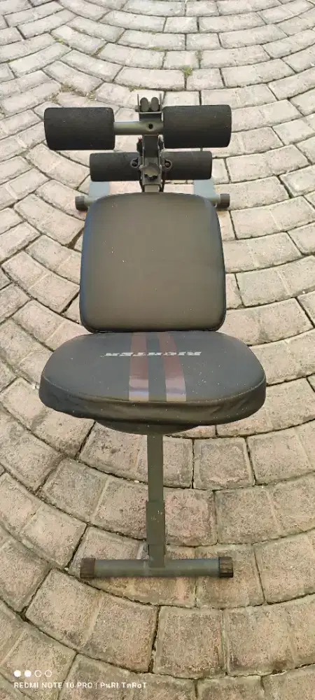 Alat  fitnes abdominal bench