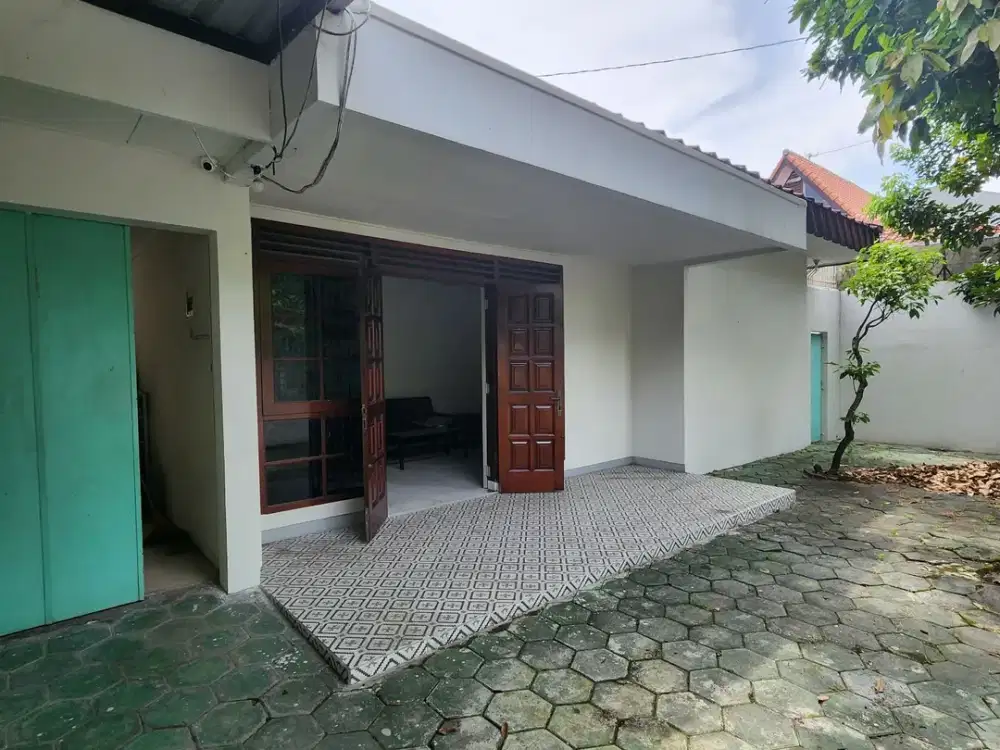 DISEWAKAN RUMAH FULL FURNISHED DEKAT RS JIH SOLO