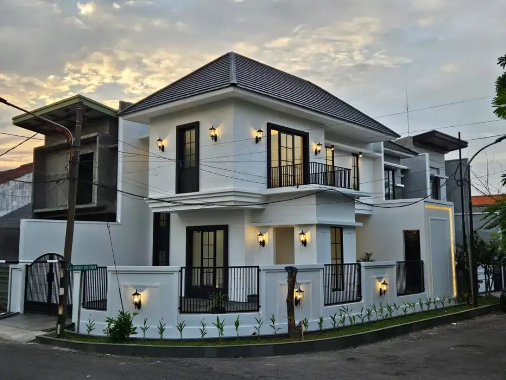 Rumah Classic 2 Lantai Bagus SHM di Rungkut Asri Siap Huni