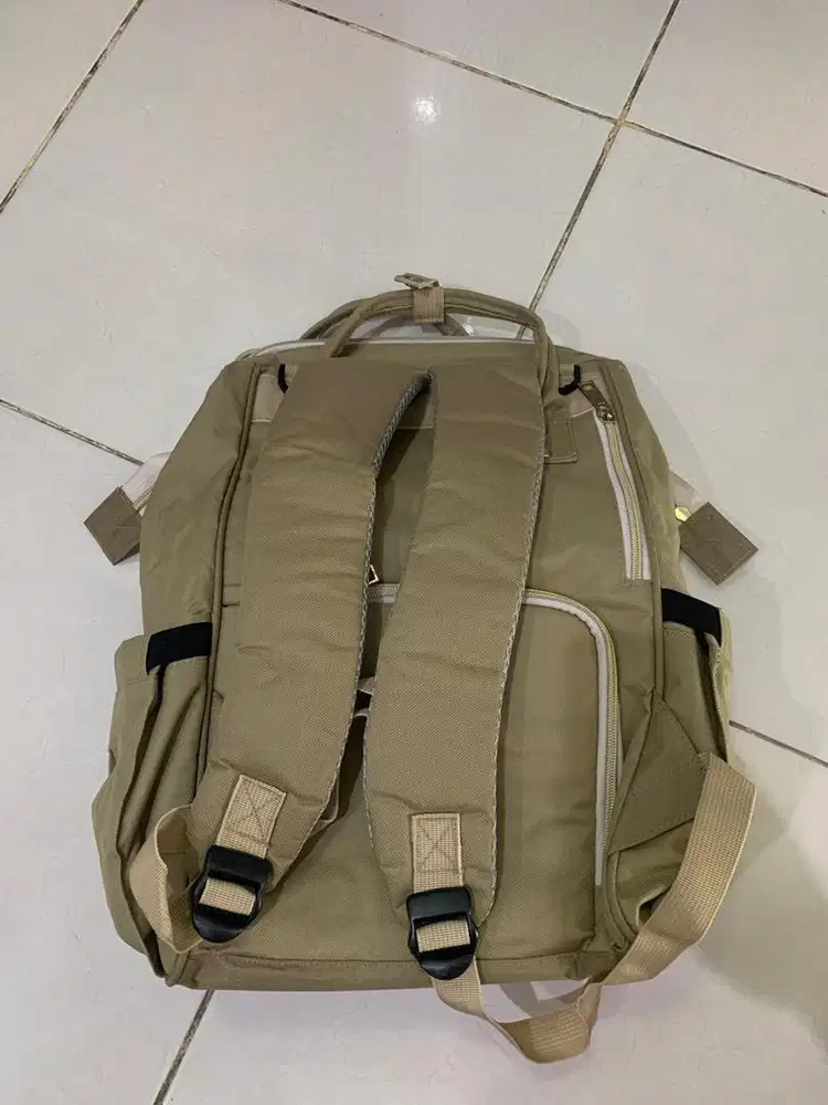 Tas perlengkapan bayi