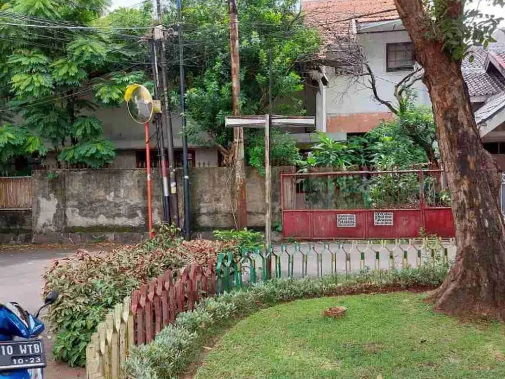 rumah strategis Di tebet hit tanah saja