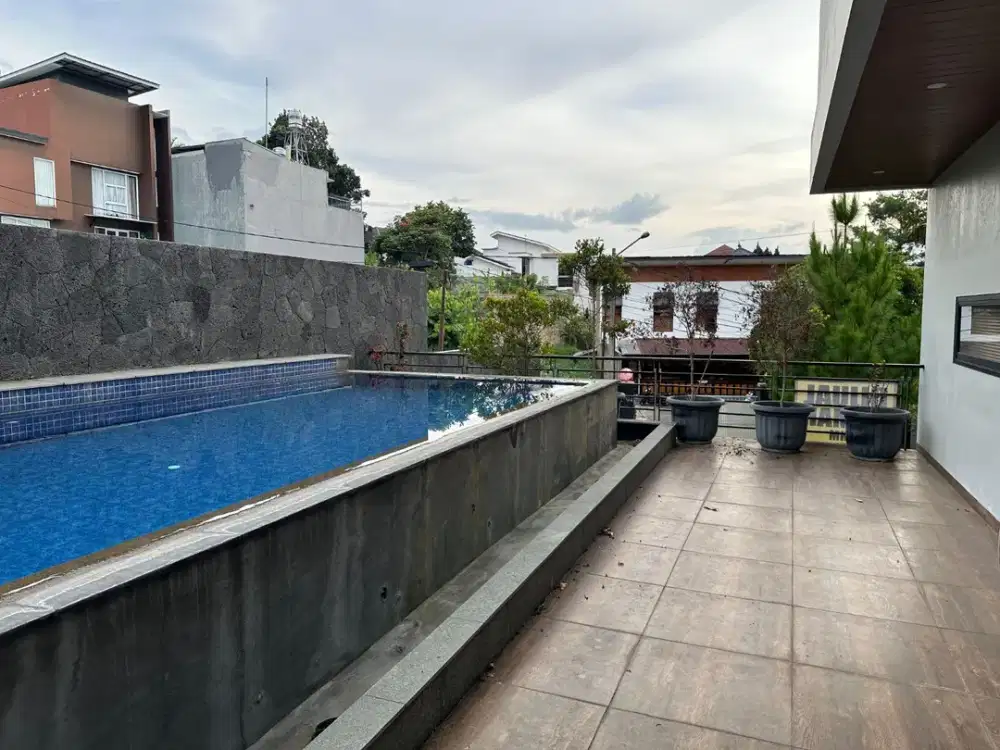 Rumah LUAS Harga MURAH dengan Private Pool di Setiabudi Setiabudhi Bandung Utara dijual