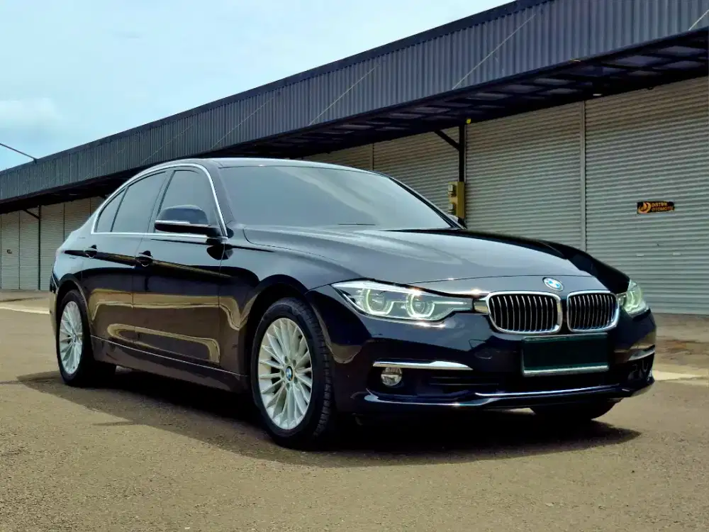 BMW 320 320i Luxury 2018