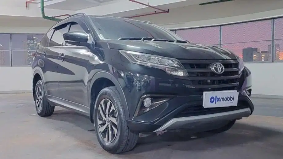 TDP 10JT, Toyota Rush 1.5 G Bensin-AT Hitam 2022