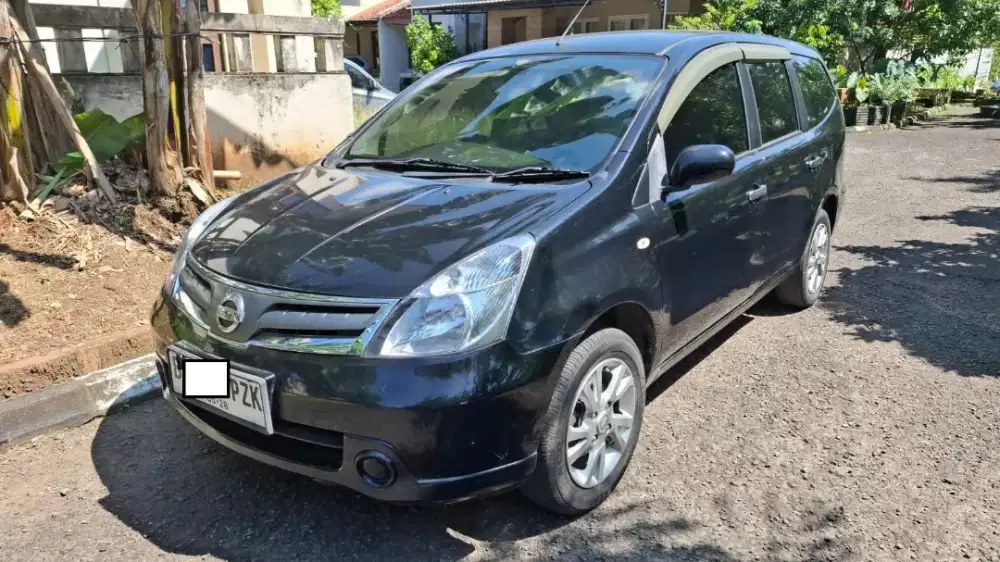 Grand Livina 2013 MT type SV warna Hitam
