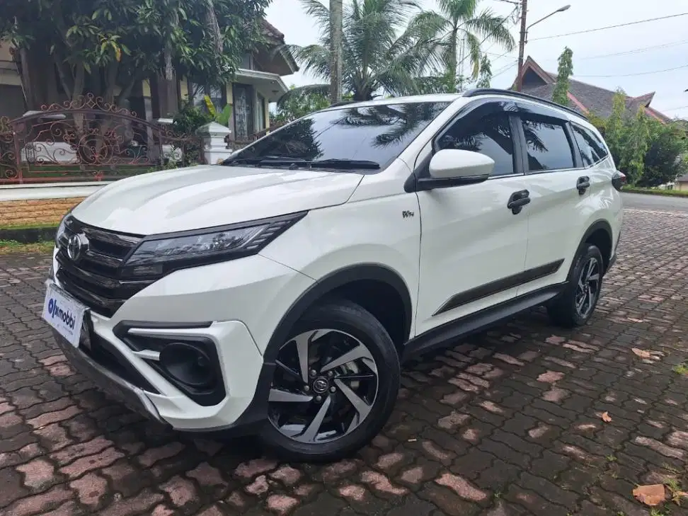 Like New Toyota Rush 1.5 GR Sport Bensin-AT 2023 KTPK