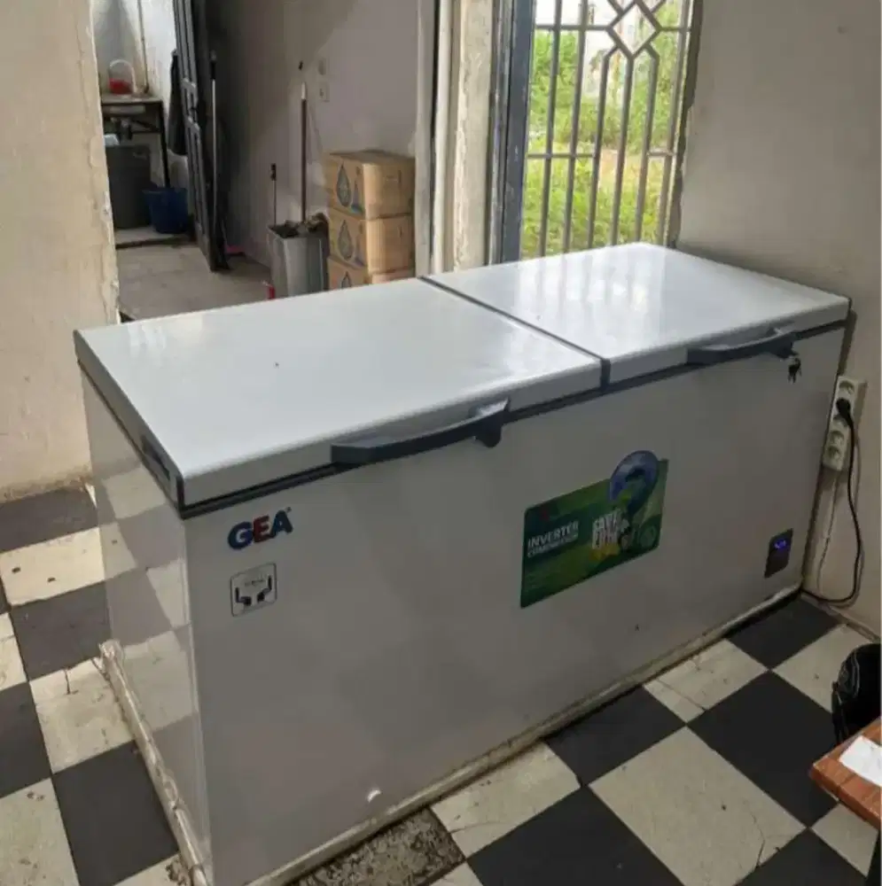 Freezer GEA INVERTER. 600 Liter.watt 140