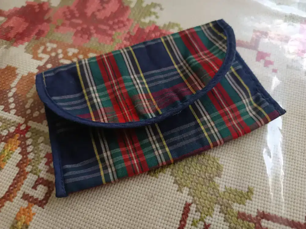 Dompet untuk tissu