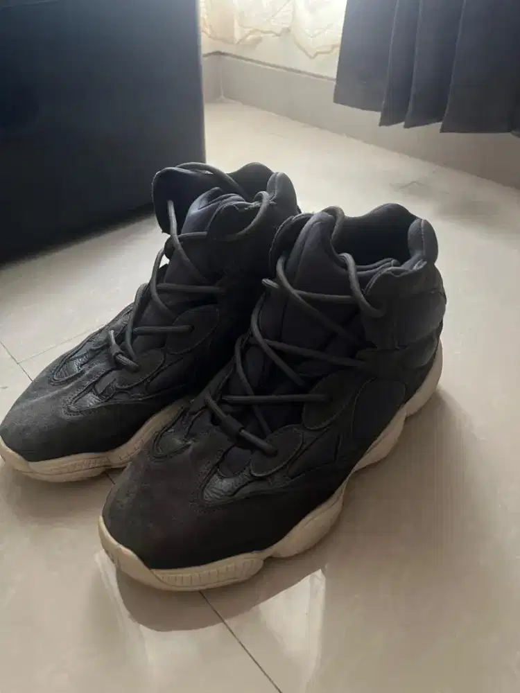 Yeezy 500
size 43