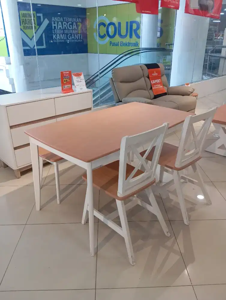 Meja makan set Gustav