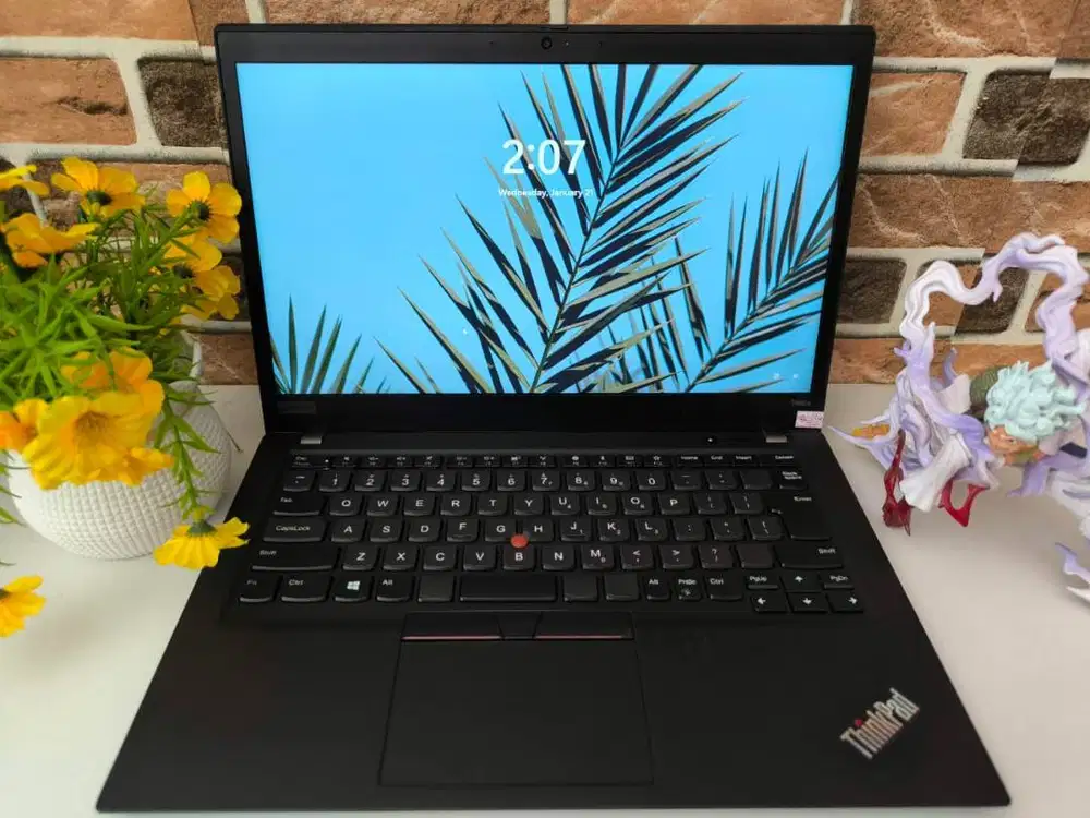 Laptop Limited Lenovo ThinkPad T490s Slim best Seller SSD 256 mantap
