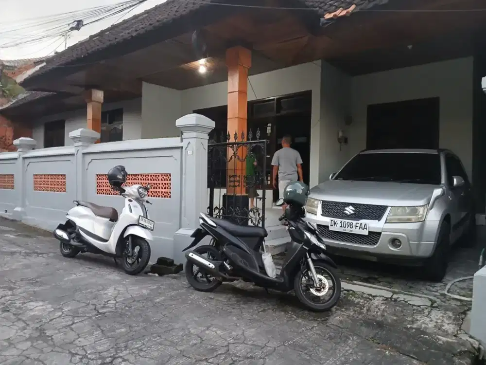 Jual Rumah Second Lantai 1   Lokasi Di Jalan Gunung Andakasa Penamparan Denpasar Barat Bali. Dekat Ke Gatsu Barat, Mitra 10, Gunung Agung, Mahendradat