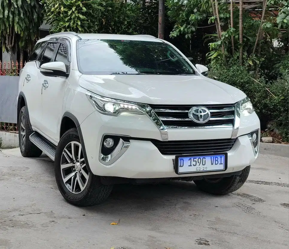 FORTUNER VRZ TRD 2.4 AT 2017 FACELIFT LowKM 27rb RECORD TOYOTA BANDUNG