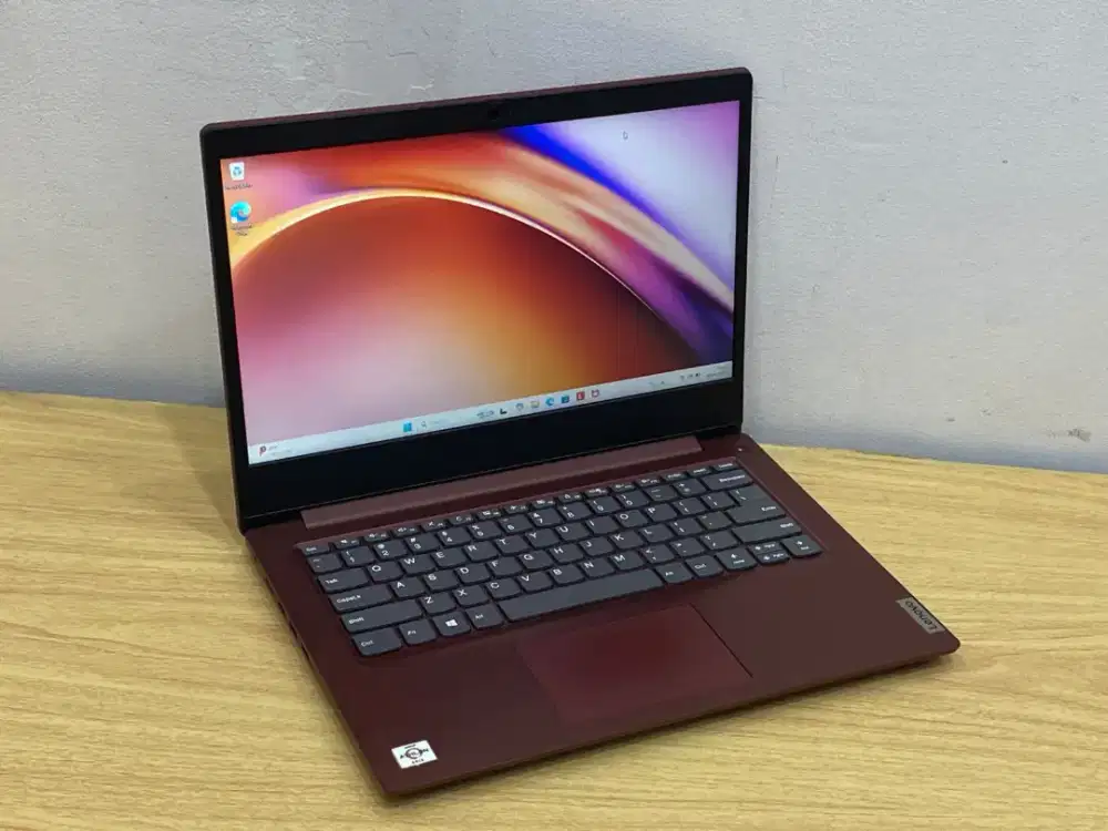 LENOVO ideaped Slim 3 /Processor AMD Athlon Gold 3150U/Ram 4GB