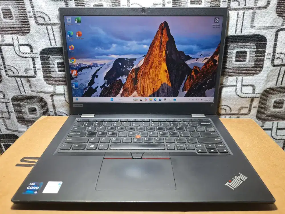 Laptop Lenovo Core i5 gen 11 ram 8gb SSD 512gb layar FHD slim mantap