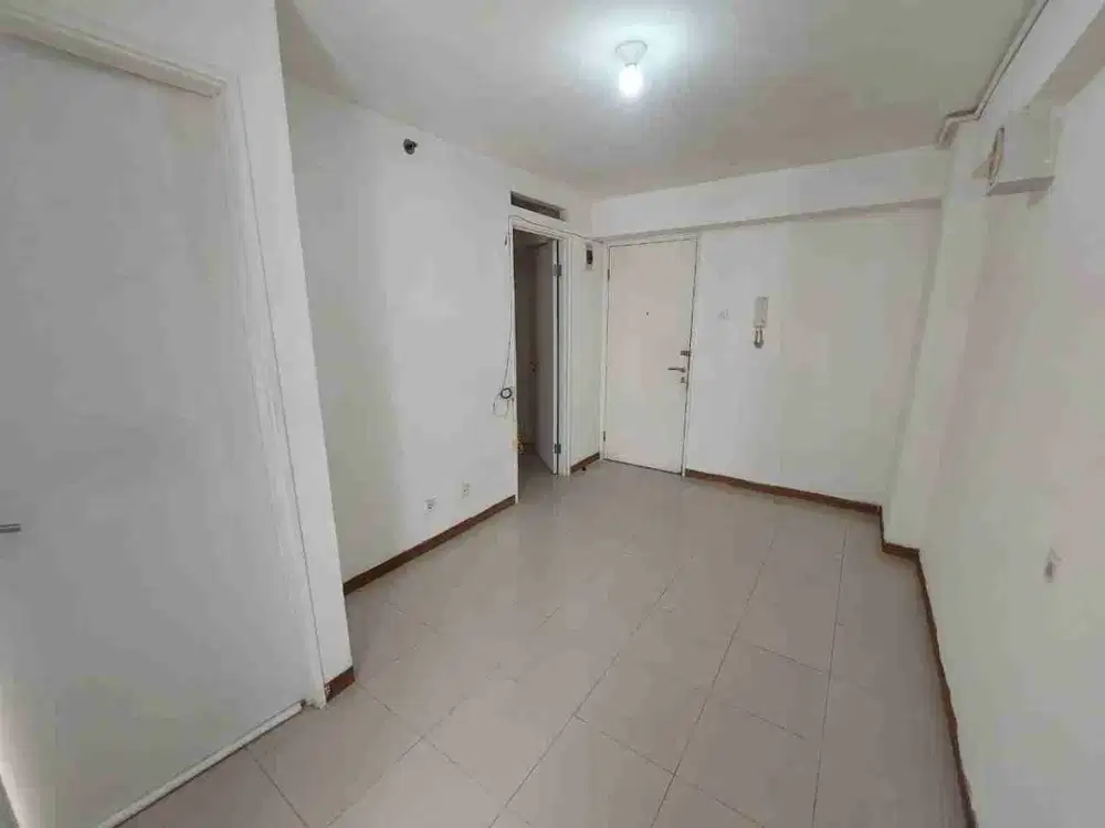 2br un furnished tower Alamanda lt. 17