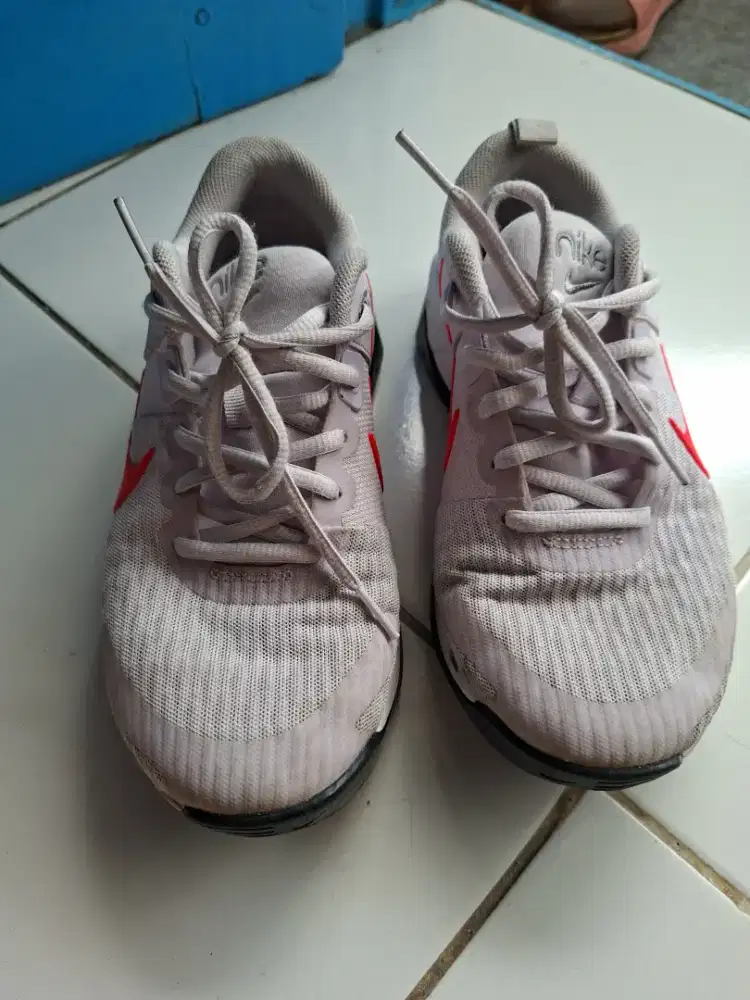 Sepatu nike bella 7 zoom